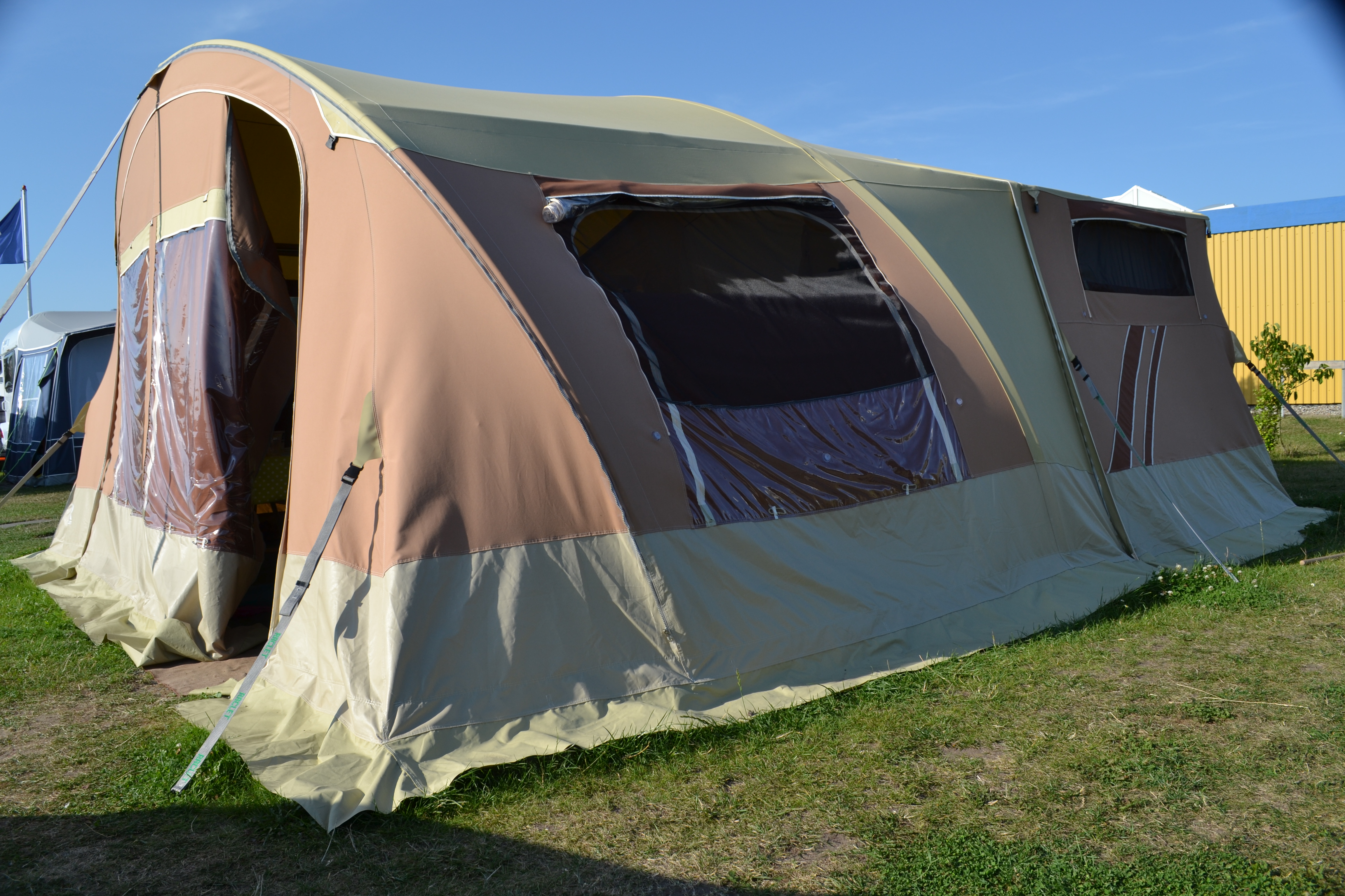 camping solaranlage 2000w BIG Power Grid Solaranlage 24V 2000W Inverter + 2x 300W Panel  Monokristallin + Victron Smart Solar MPPT 100/30